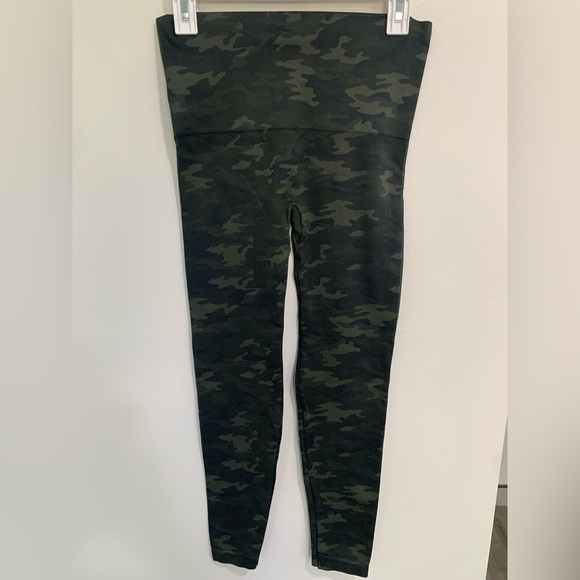 SPANX Seamless Leggings for Women Tummy Control Green Camo Size M - Picture 4 of 12